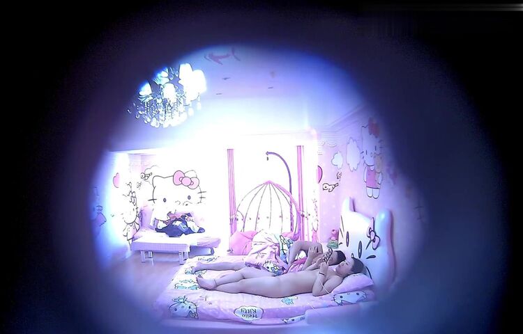 【360摄像头】声音非常不错的稀缺粉色凯蒂猫主题酒店偷拍背心哥和已为人妇的前女友开房过夜