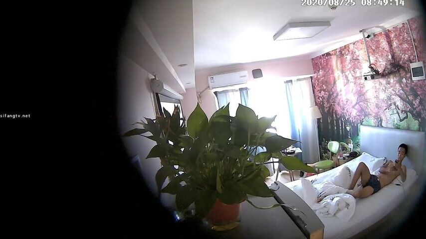 清纯在校女生 和男友开炮房