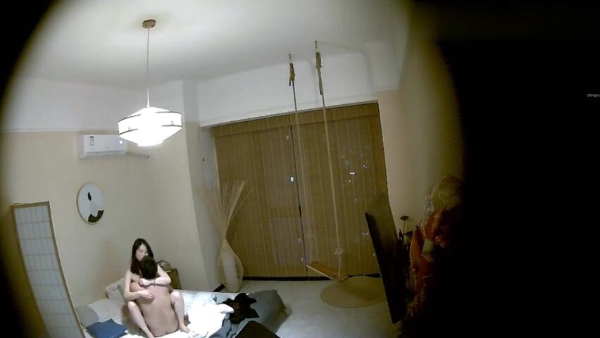 Hotel偷拍系列360绝版日式秋千房偷拍休息日白领美女和领导开房过夜