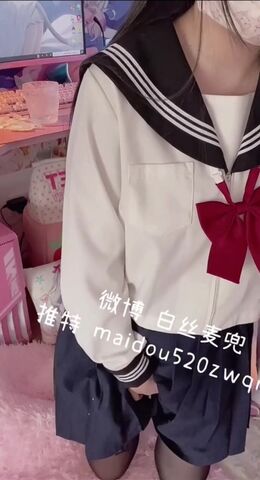 推特极品萝莉【麦兜小可爱】最新会员私拍流出→尿尿自慰啪啪 皮肤白皙可爱 后入怼操 五星推荐 尿尿