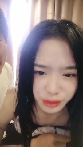 广西表妹18岁梦涵：可以约哦哥哥们，但不可以内射，可以无套。没有高中毕业，不读书了，你自慰好吗，好，自慰起来白浆超多的小骚货！
