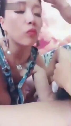 漂亮少妇口爆吃精