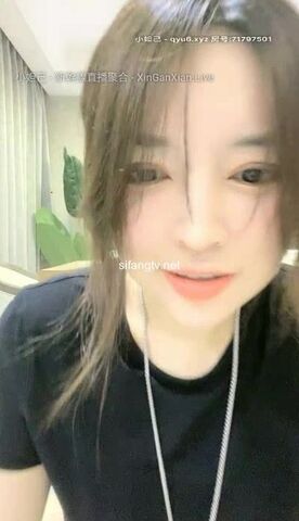 艺术体模【小雅小雅】童颜巨乳 高颜值女神 超高收费大秀,'你现在还不够骚‘被调侃，怒秀豪乳怼！