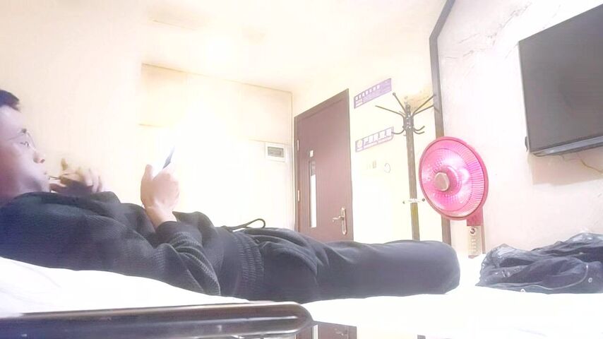【模特写真丶探花】会所找女技师，黑色短裙大长腿，来大姨妈不能操，换了个继续，穿着高跟鞋一顿操