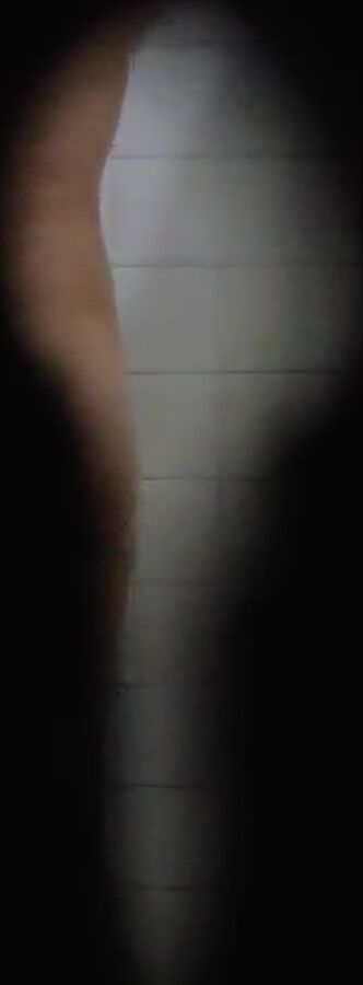 偷窥漂亮嫂子洗香香