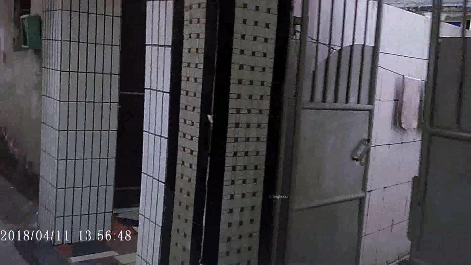 嫖客与妓女的故事。鸡婆：是啊现在刚刚统计评估了一下，戴套哦，哎呦你还喜欢看AV啊，你在哪搜的，我怎么搜不到，你讲话笑死人了   男：这里要拆迁了？