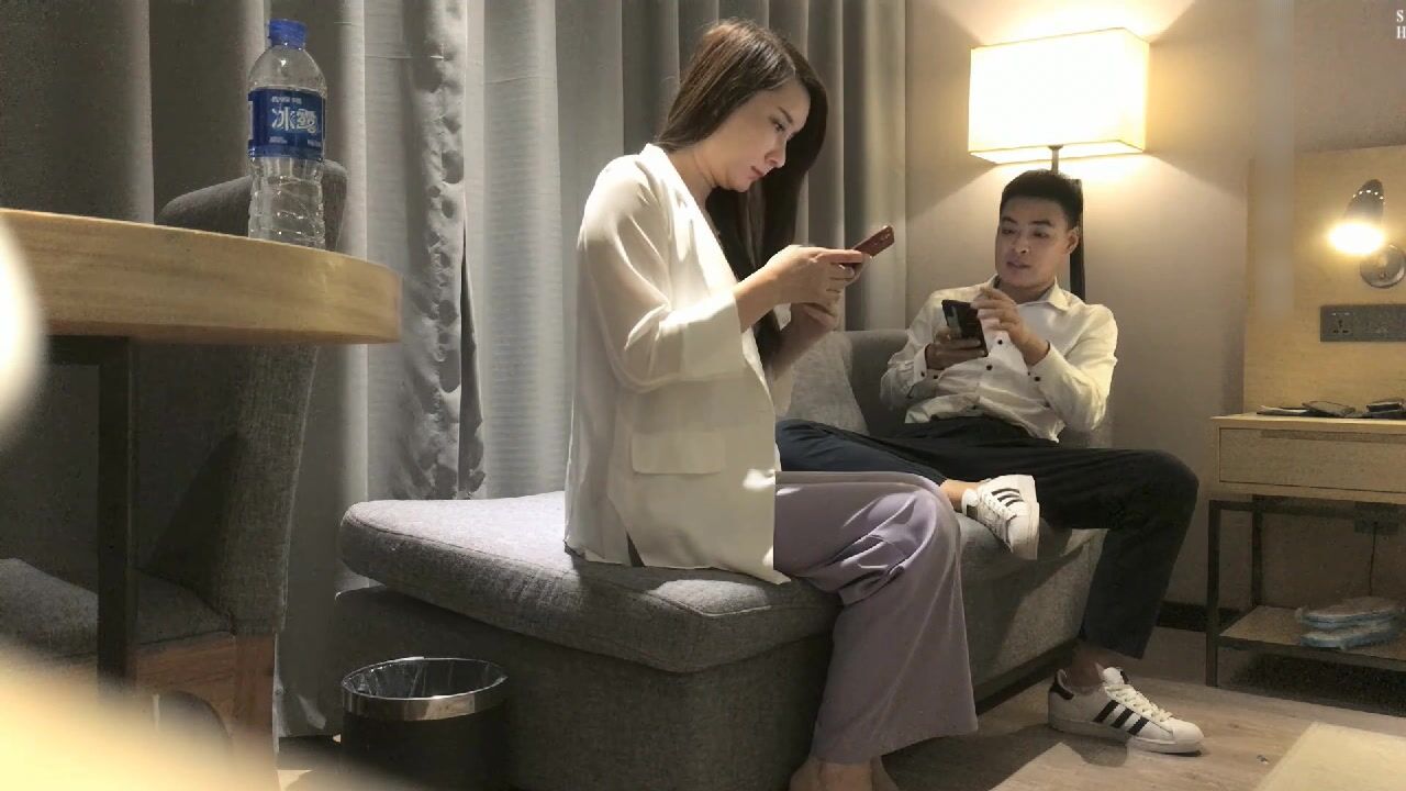 温柔气质御姐胸前鼓胀白嫩奶子太勾人了看的口干舌燥欲望冲动抱住肉体丰腴性感插入操穴滋味真爽啊