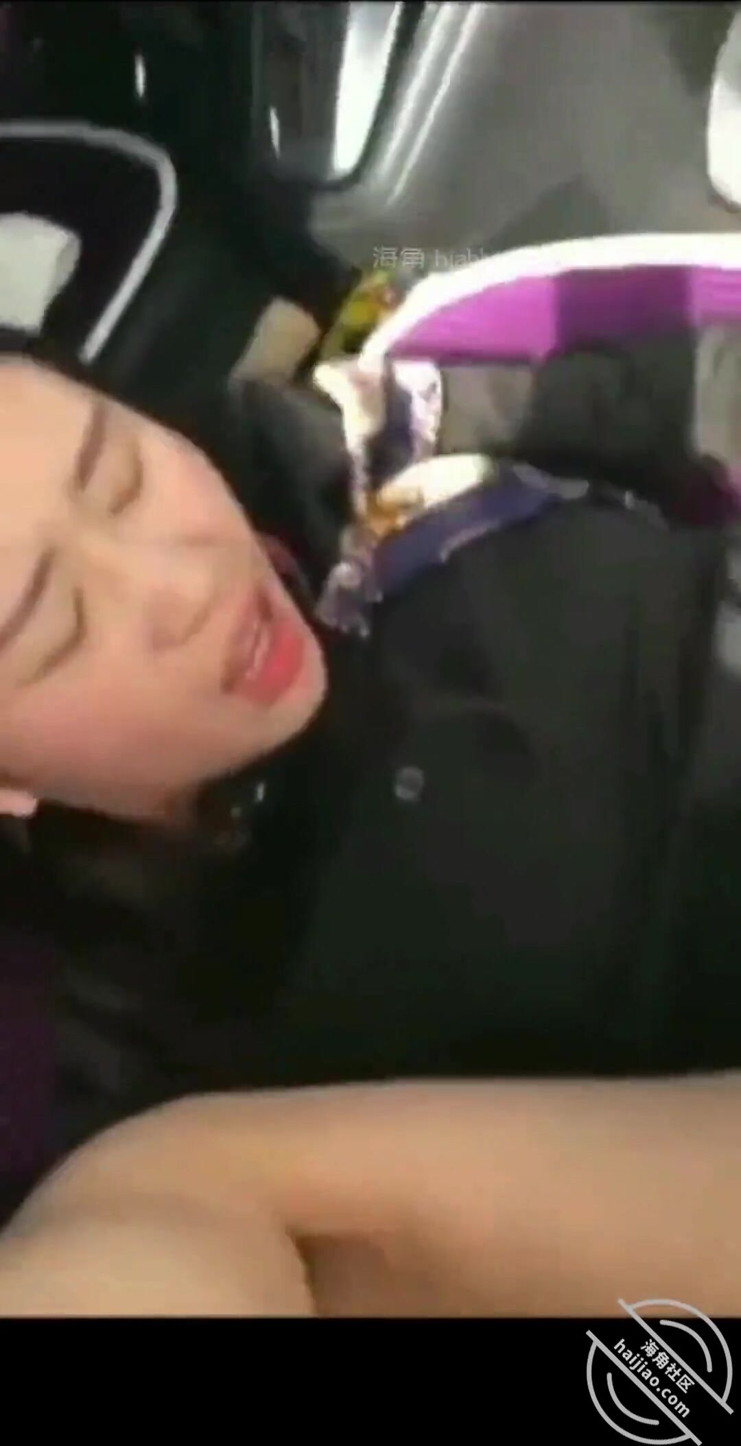 《家庭乱伦》大神趁老婆怀孕和风骚丈母娘勾搭上了视频4