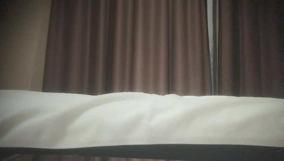 【推油少年】良家人妻出轨，给老公戴绿帽的一天，先来一炮再按摩，大奶子水汪汪的骚逼！ (1)