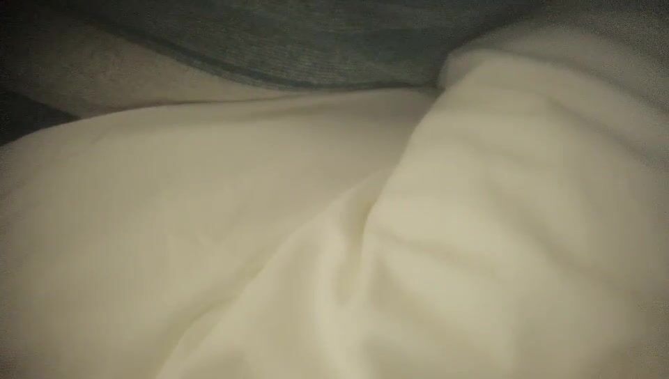【推油少年】良家人妻的私密生活，两个少妇良家，假借按摩的名义，被抠逼水汪汪，有一个还被操 (1)