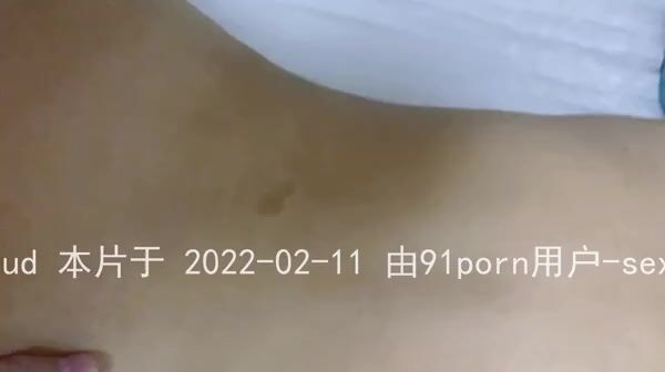 “打电话给你兄弟，叫床给他听” 