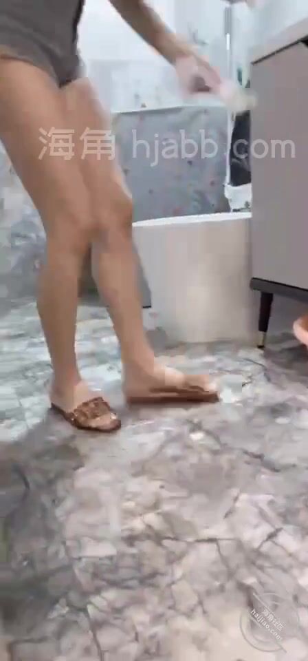 《极品瑜伽嫂子》大哥不在家嫂子又来找我了这次一通猛操再加上给嫂子准备的高潮水和震动棒直接让嫂子喊“爸爸”了视频7