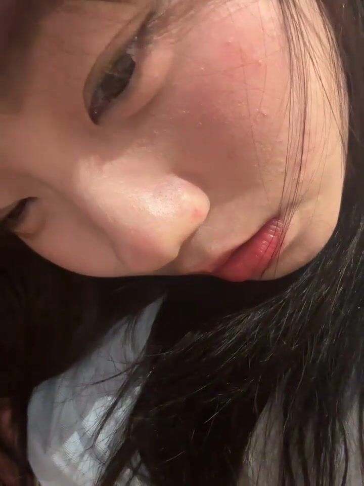 【Olivia】Stripchat来了一个极品，童颜巨乳，各种玩具琳琅满目缺个男人 (1)